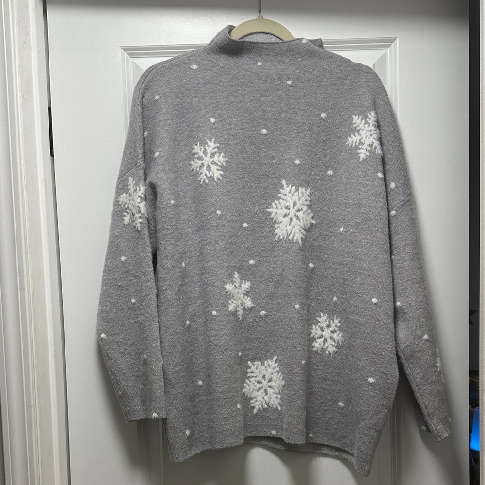 Rachel Zoe Light Gray Knit Pullover with White Accent